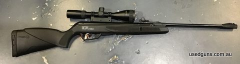 413699