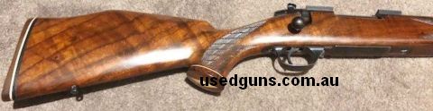 423180