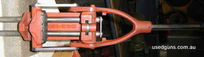 450240
