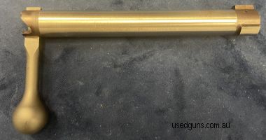 473696