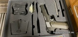 486808