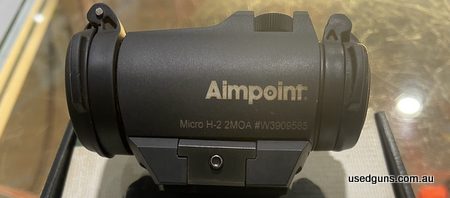 495749