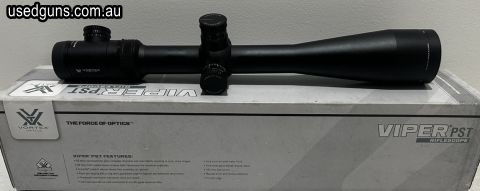 564808
