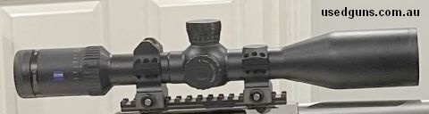 600957