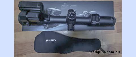 598835