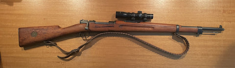 560996