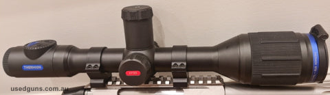 600435